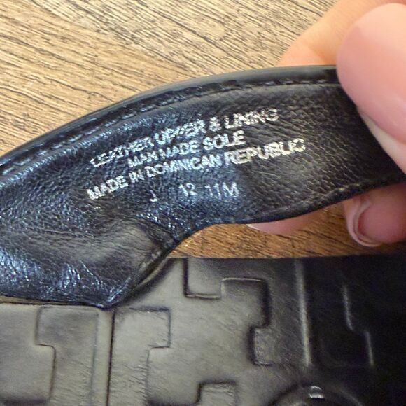 Tory Burch Black Leather Thora Sandals with silver Emblem, sz 11 women’s shoes - Picture 5 of 7